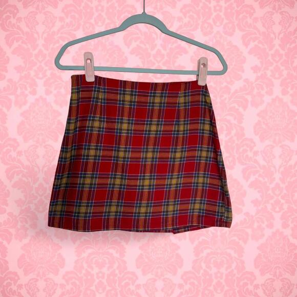 ROMWE Dresses & Skirts - 🔥 RED PLAID MINI SKIRT - ROMWE SIZE LARGE 🔥